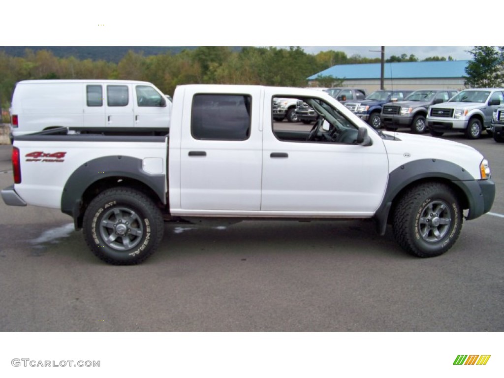 2002 Frontier XE Crew Cab 4x4 - Cloud White / Charcoal photo #4
