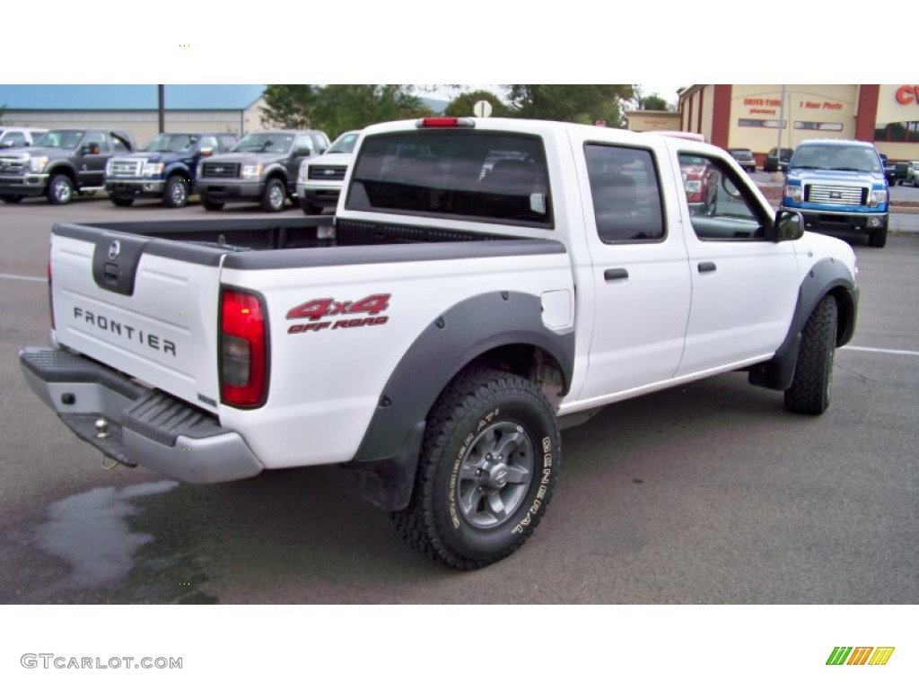 2002 Frontier XE Crew Cab 4x4 - Cloud White / Charcoal photo #5