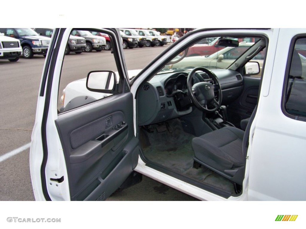 2002 Frontier XE Crew Cab 4x4 - Cloud White / Charcoal photo #11