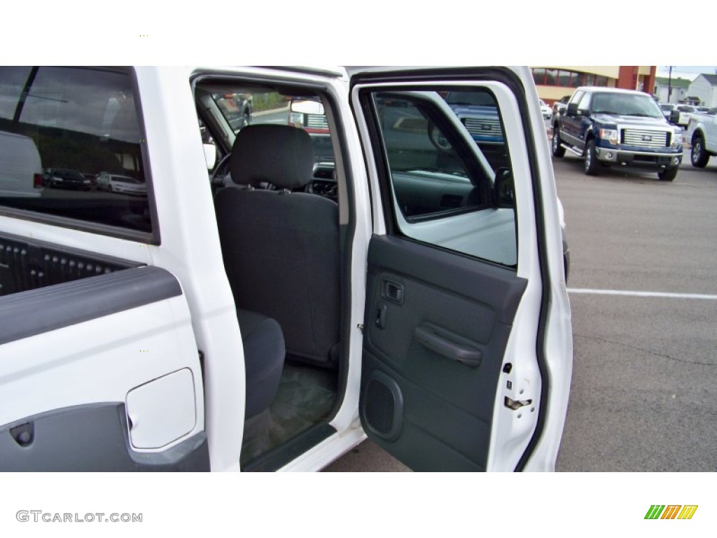 2002 Frontier XE Crew Cab 4x4 - Cloud White / Charcoal photo #16