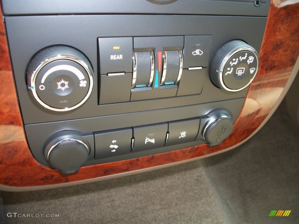 2011 Chevrolet Suburban LS 4x4 Controls Photo #54889765
