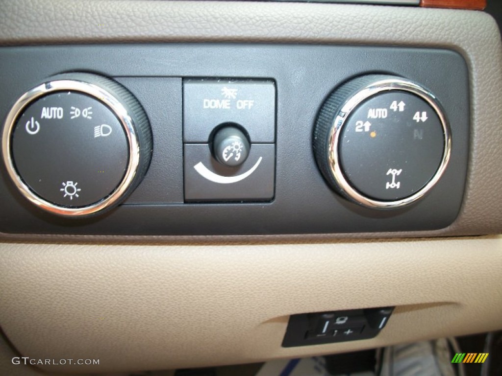 2011 Chevrolet Suburban LS 4x4 Controls Photo #54889855