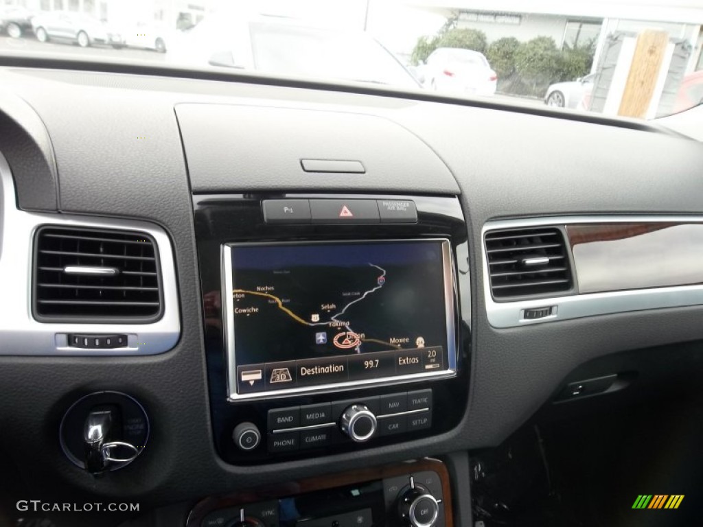 2012 Volkswagen Touareg VR6 FSI Lux 4XMotion Navigation Photo #54891007