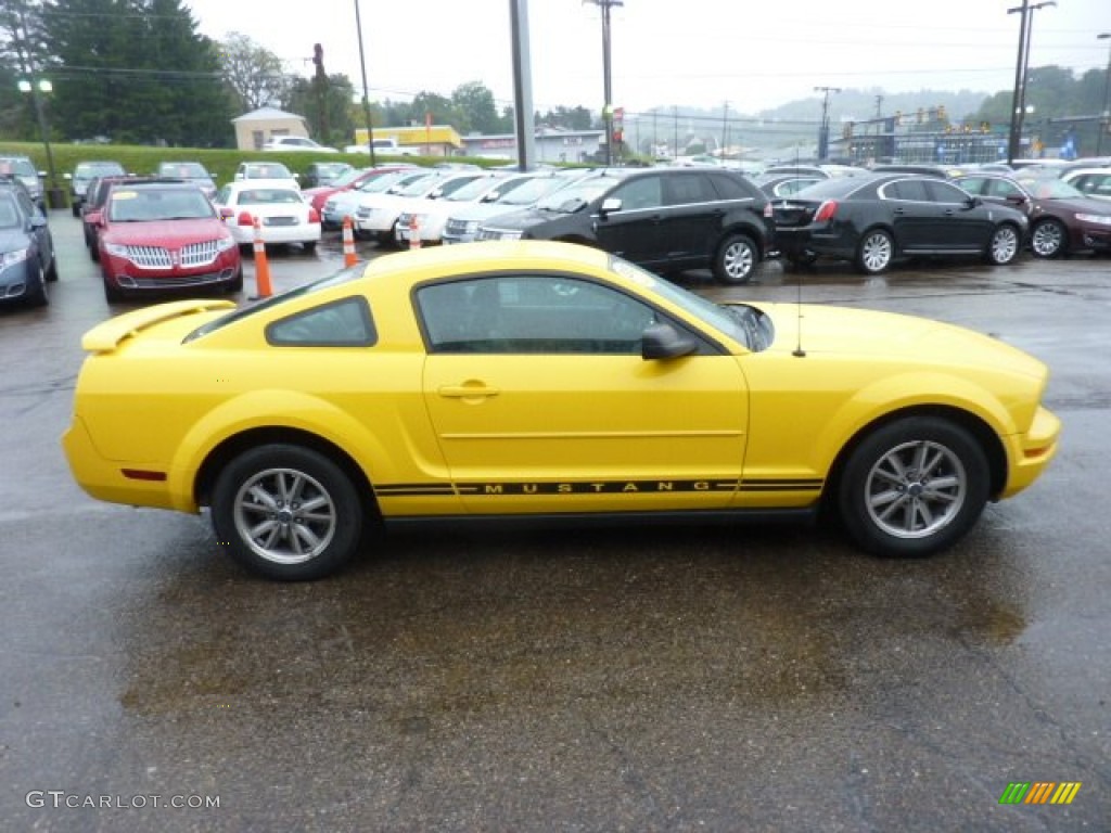 2005 Mustang V6 Premium Coupe - Screaming Yellow / Dark Charcoal photo #5