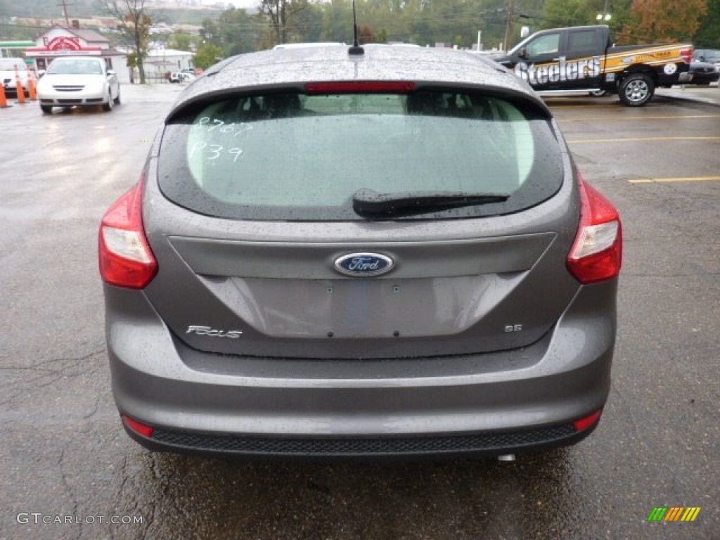 2012 Focus SE 5-Door - Sterling Grey Metallic / Charcoal Black photo #3