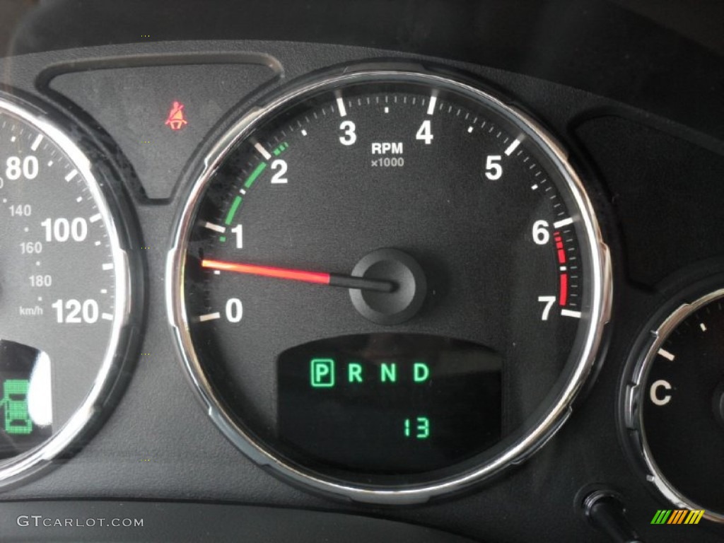 2012 Liberty Jet 4x4 - Natural Green Pearl / Dark Slate Gray photo #13