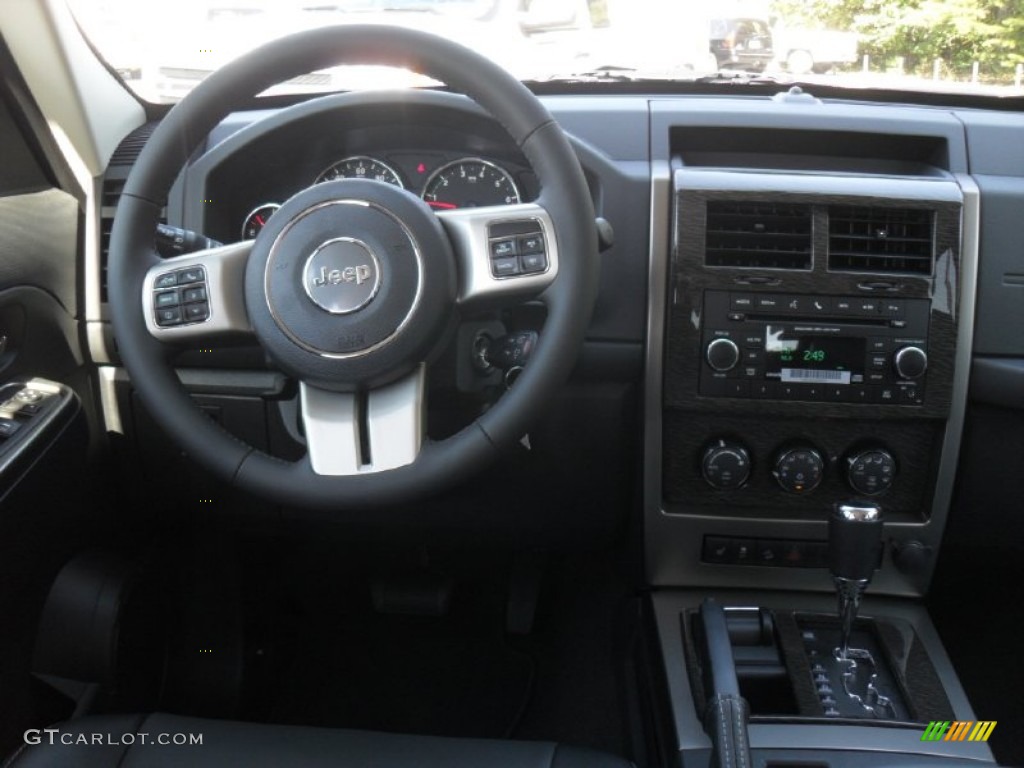 2012 Liberty Jet 4x4 - Natural Green Pearl / Dark Slate Gray photo #15