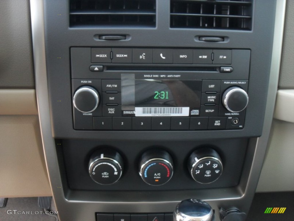2012 Jeep Liberty Sport Audio System Photo #54894799