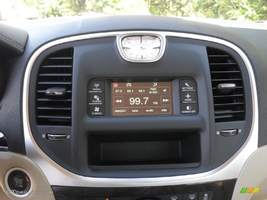 2012 Chrysler 300 Standard 300 Model Controls Photo #54895242