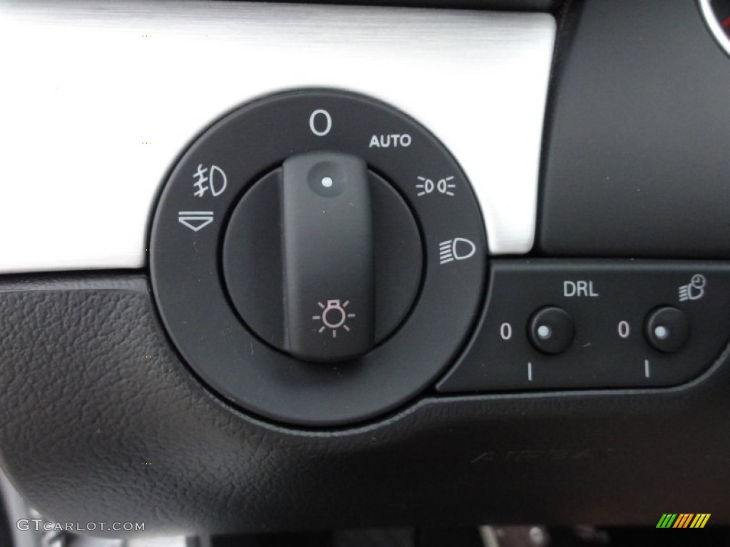 2007 Audi S4 4.2 quattro Cabriolet Controls Photos