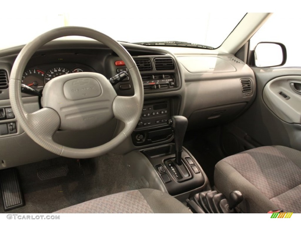 2003 Chevrolet Tracker 4WD Hard Top Medium Gray Dashboard Photo #54901679