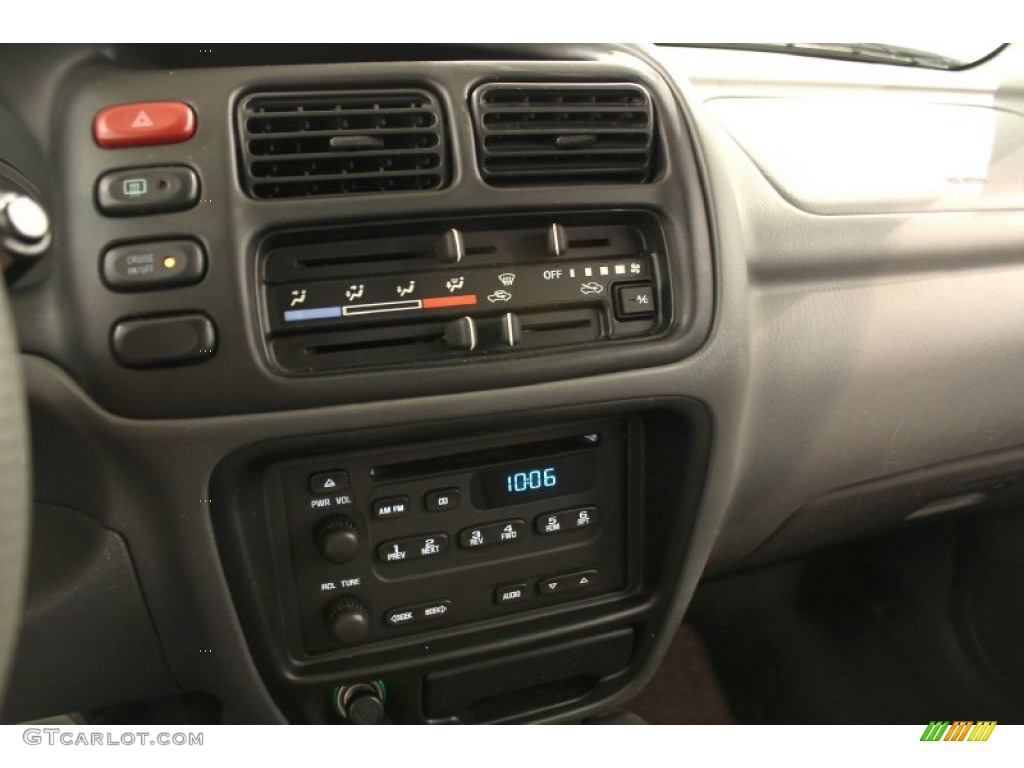 2003 Chevrolet Tracker 4WD Hard Top Controls Photo #54901705