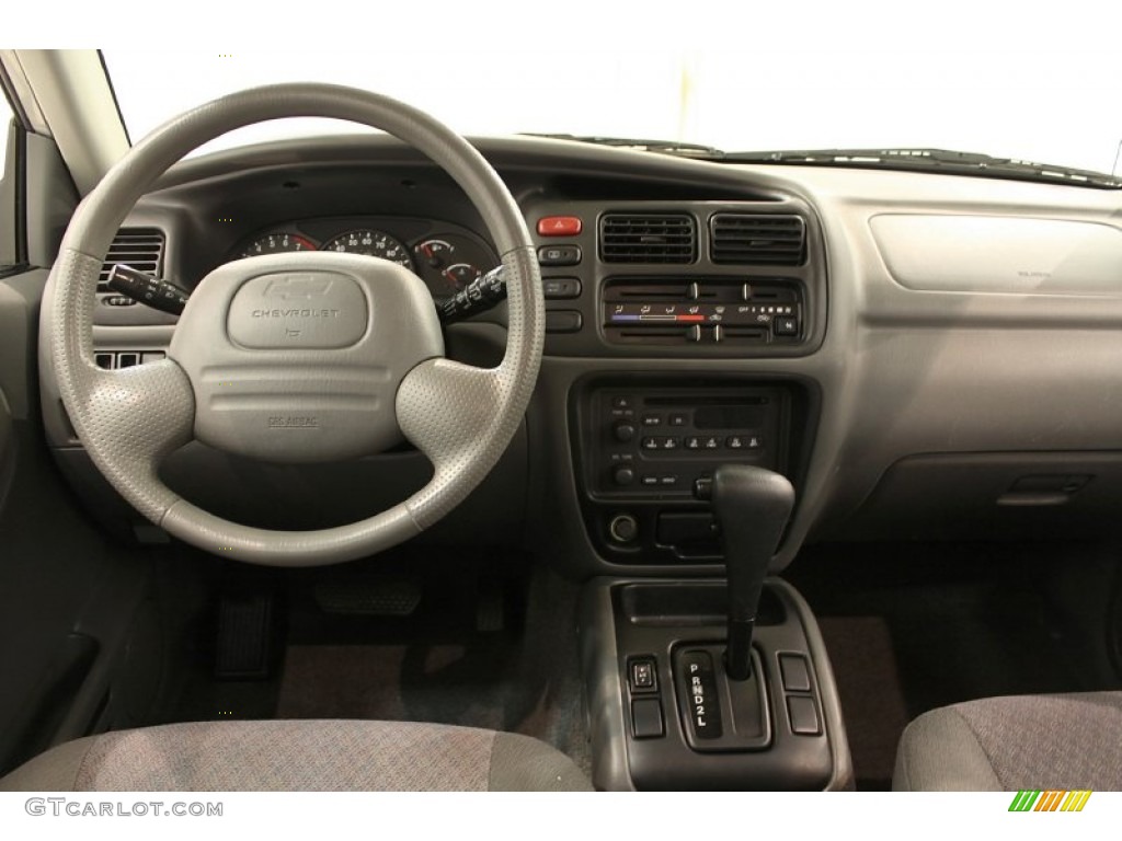 2003 Chevrolet Tracker 4WD Hard Top Dashboard Photos