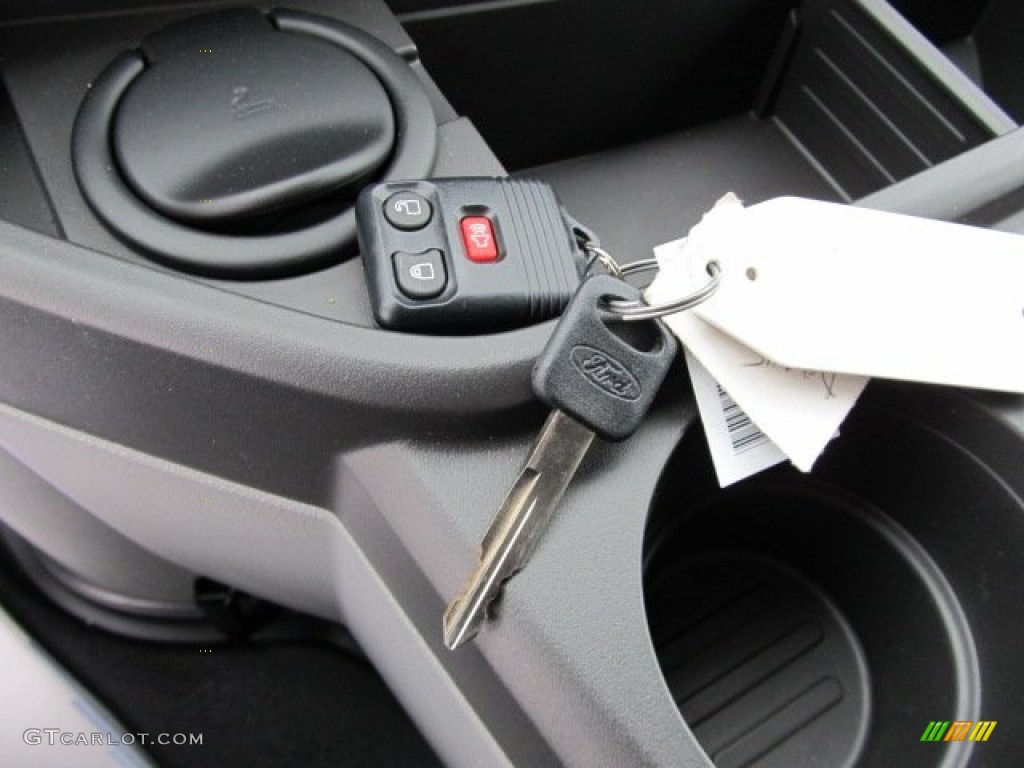 2011 Ford E Series Van E250 Commercial Keys Photos