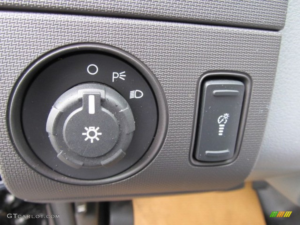 2011 Ford F250 Super Duty XL Regular Cab Controls Photo #54902120