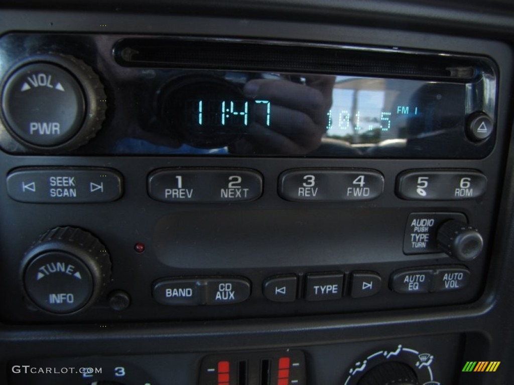 2005 Chevrolet Silverado 1500 Regular Cab Audio System Photo #54902504