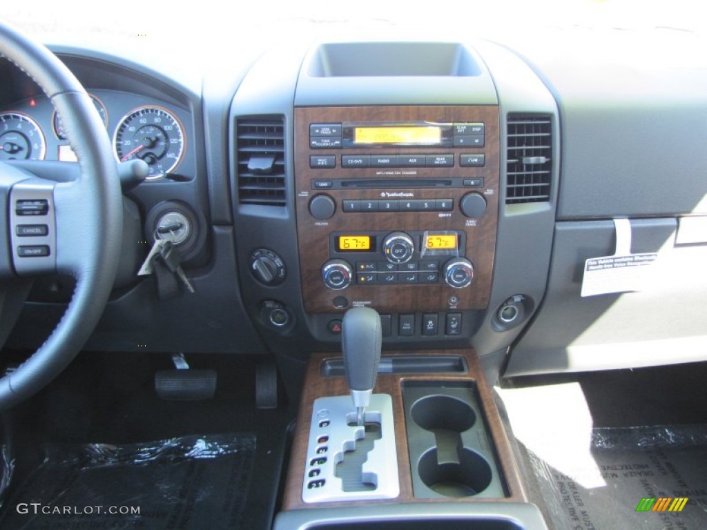 2012 Nissan Titan SL Crew Cab 4x4 Dashboard Photos