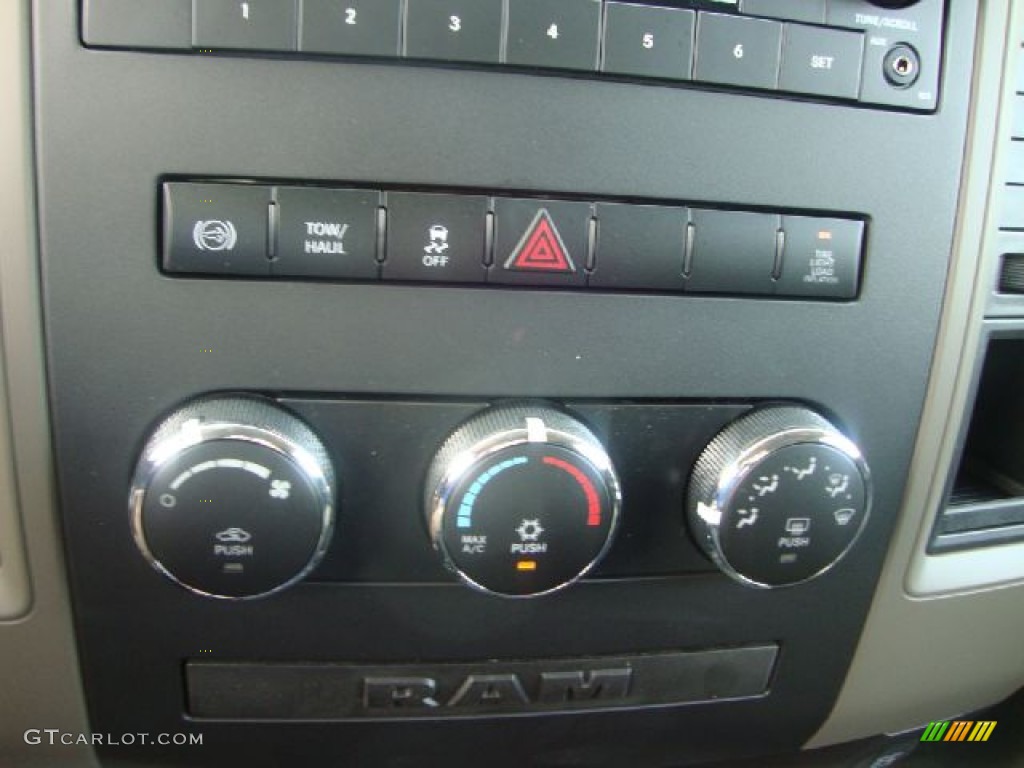 2012 Dodge Ram 2500 HD ST Crew Cab 4x4 Controls Photo #54910168