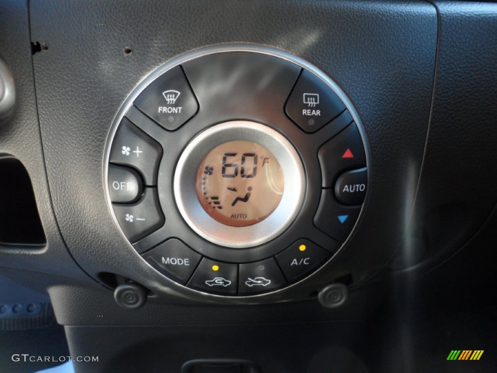 2009 Nissan Cube 1.8 SL Controls Photo #54911669