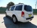 Avalanche White - Pathfinder SE Photo No. 5