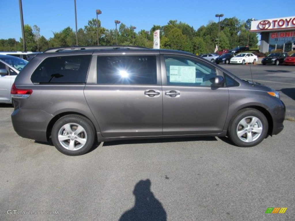 2011 Sienna LE - Predawn Gray Mica / Light Gray photo #4