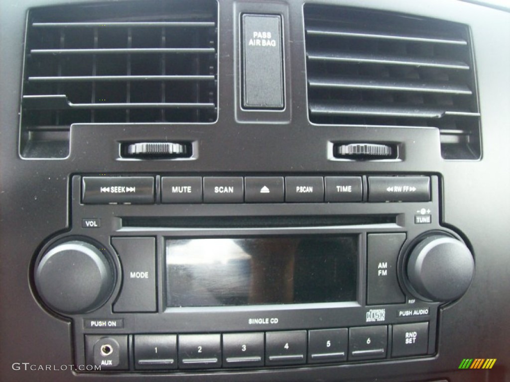 2006 Dodge Dakota ST Quad Cab 4x4 Audio System Photos