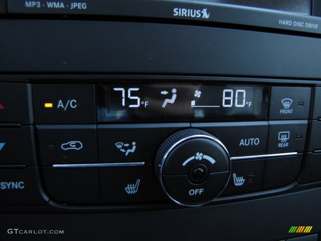 2011 Grand Cherokee Limited - Stone White / Black photo #28