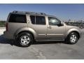 2006 Granite Metallic Nissan Pathfinder SE  photo #10