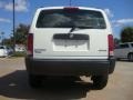 Stone White - Nitro SXT 4x4 Photo No. 4