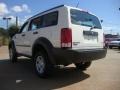 Stone White - Nitro SXT 4x4 Photo No. 5