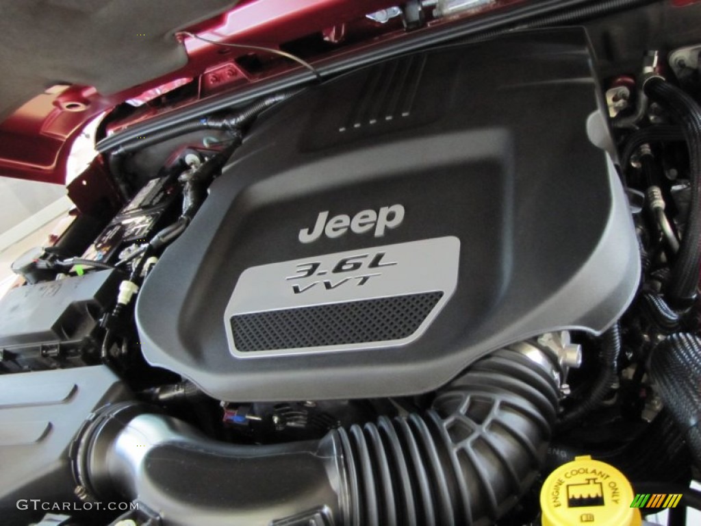 2012 Jeep Wrangler Unlimited Sahara 4x4 3.6 Liter DOHC 24-Valve VVT Pentastar V6 Engine Photo #54917794