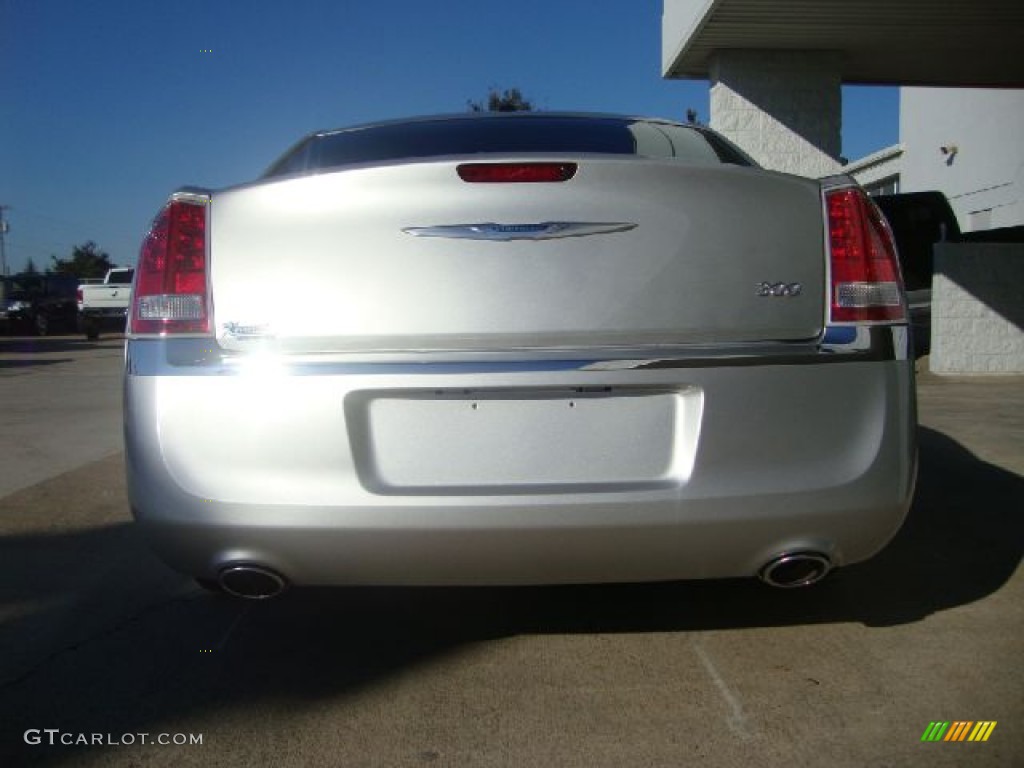 2012 300  - Bright Silver Metallic / Black photo #3