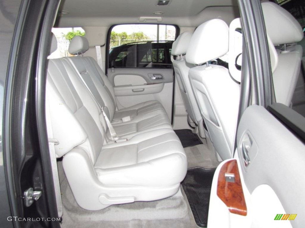 Light Titanium/Dark Titanium Interior 2010 Chevrolet Suburban LT Photo #54921010