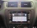 Black - Jetta SE Sedan Photo No. 10
