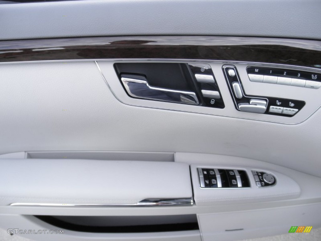 2012 Mercedes-Benz S 350 BlueTEC 4Matic Ash/Grey Door Panel Photo #54924400