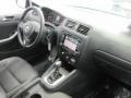 Black - Jetta SE Sedan Photo No. 14