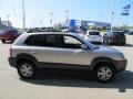 Sahara Silver - Tucson GLS V6 4x4 Photo No. 9