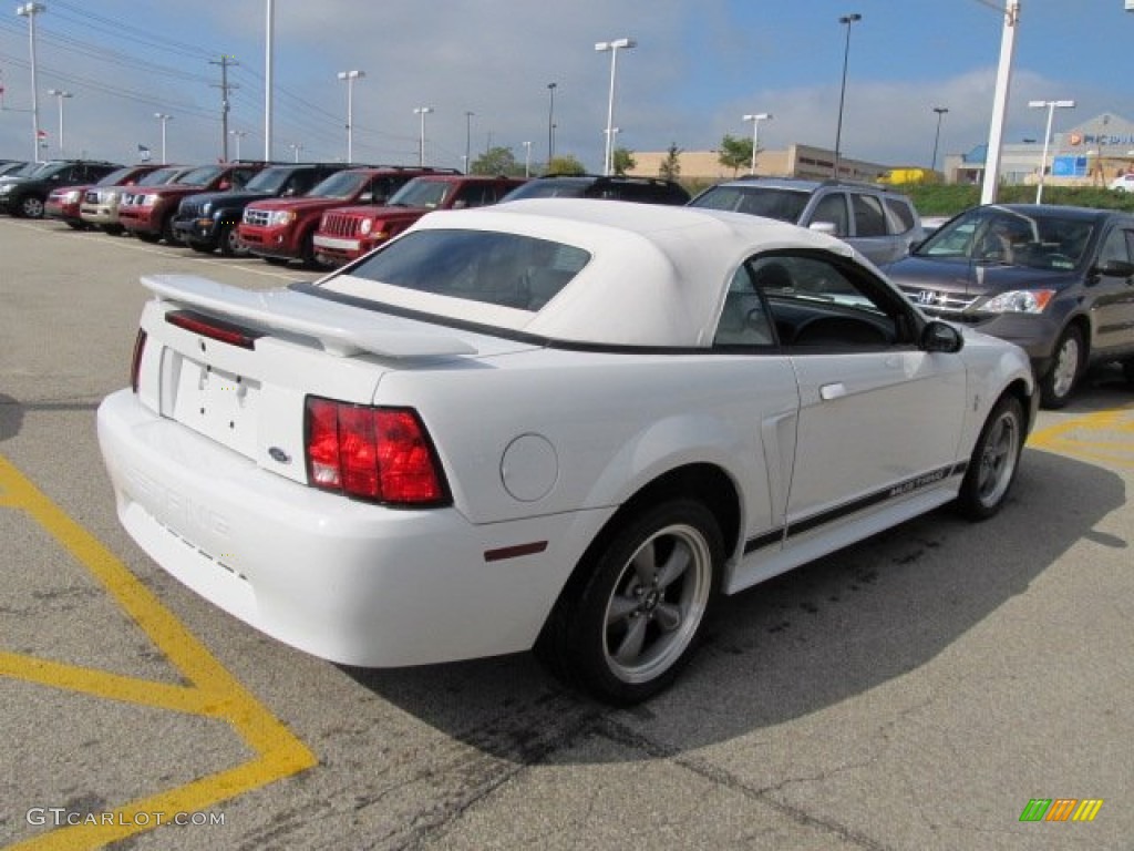 Oxford White 2002 Ford Mustang V6 Convertible Exterior Photo #54928373