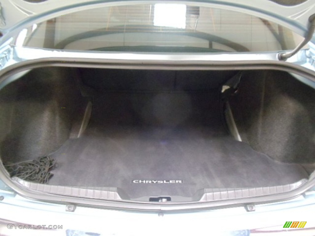 2009 Chrysler 300 C HEMI Trunk Photo #54930901