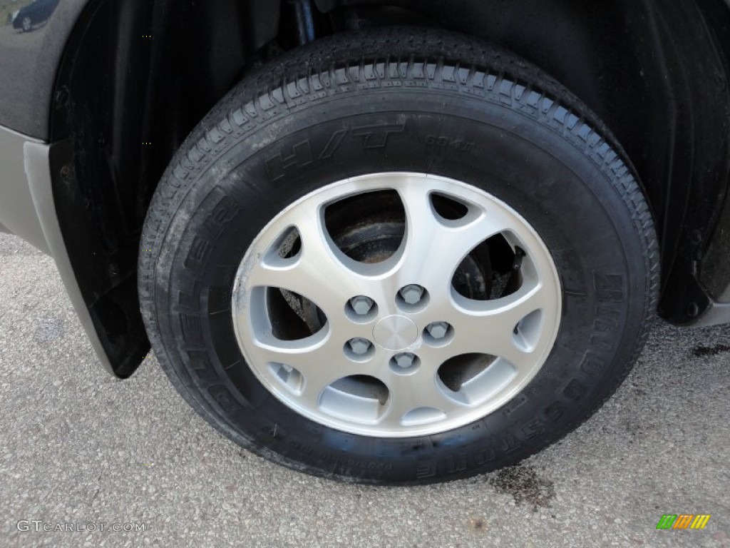 2002 Saturn VUE V6 AWD Wheel Photos