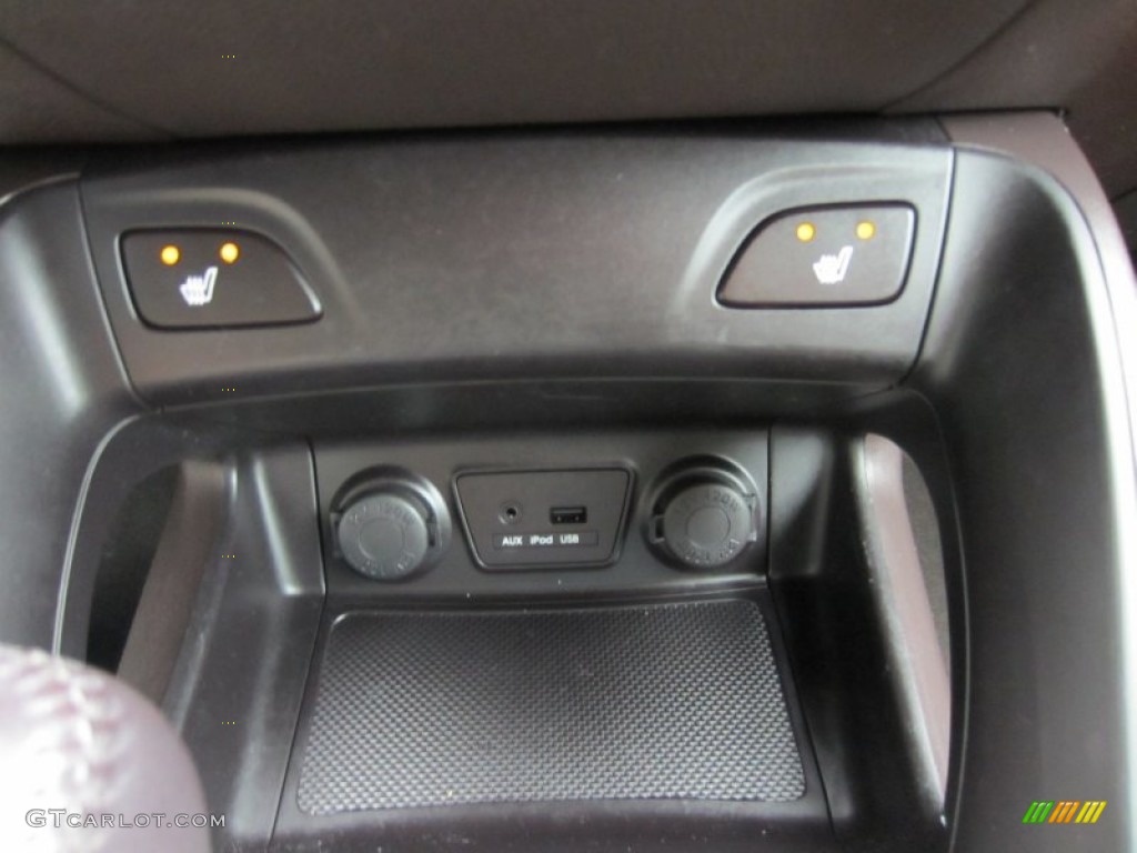 2011 Hyundai Tucson GLS AWD Controls Photo #54933727