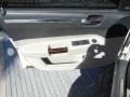 Cool Vanilla - 300 C HEMI Photo No. 14