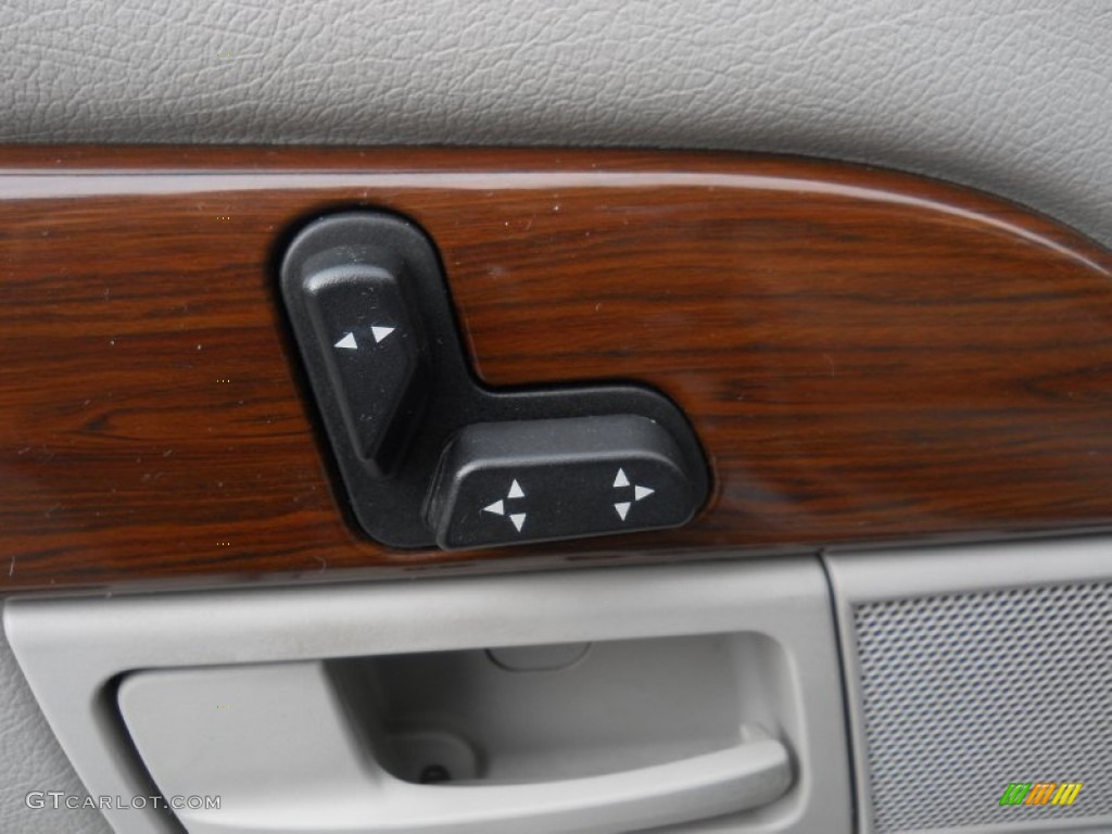 2004 Grand Marquis LS - Light Ice Blue Metallic / Light Flint photo #9