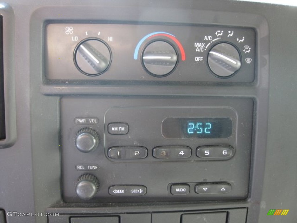 2007 Chevrolet Express 3500 Extended Commercial Van Audio System Photos