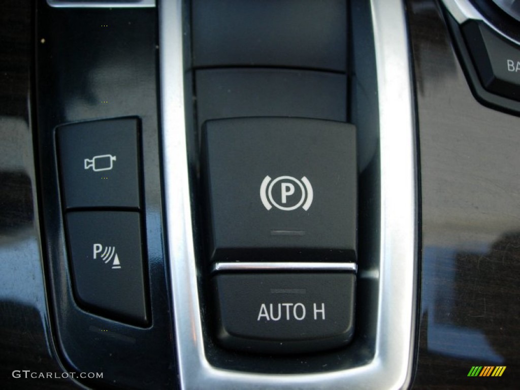 2010 BMW 7 Series 750Li Sedan Controls Photo #54943993