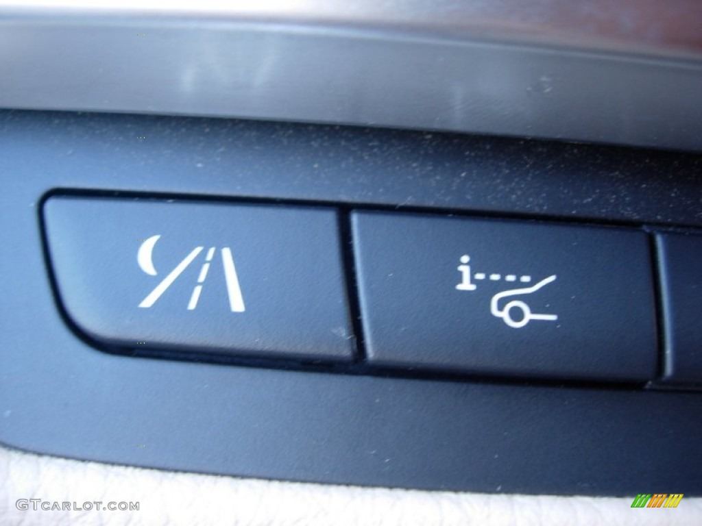 2010 BMW 7 Series 750Li Sedan Controls Photo #54944044