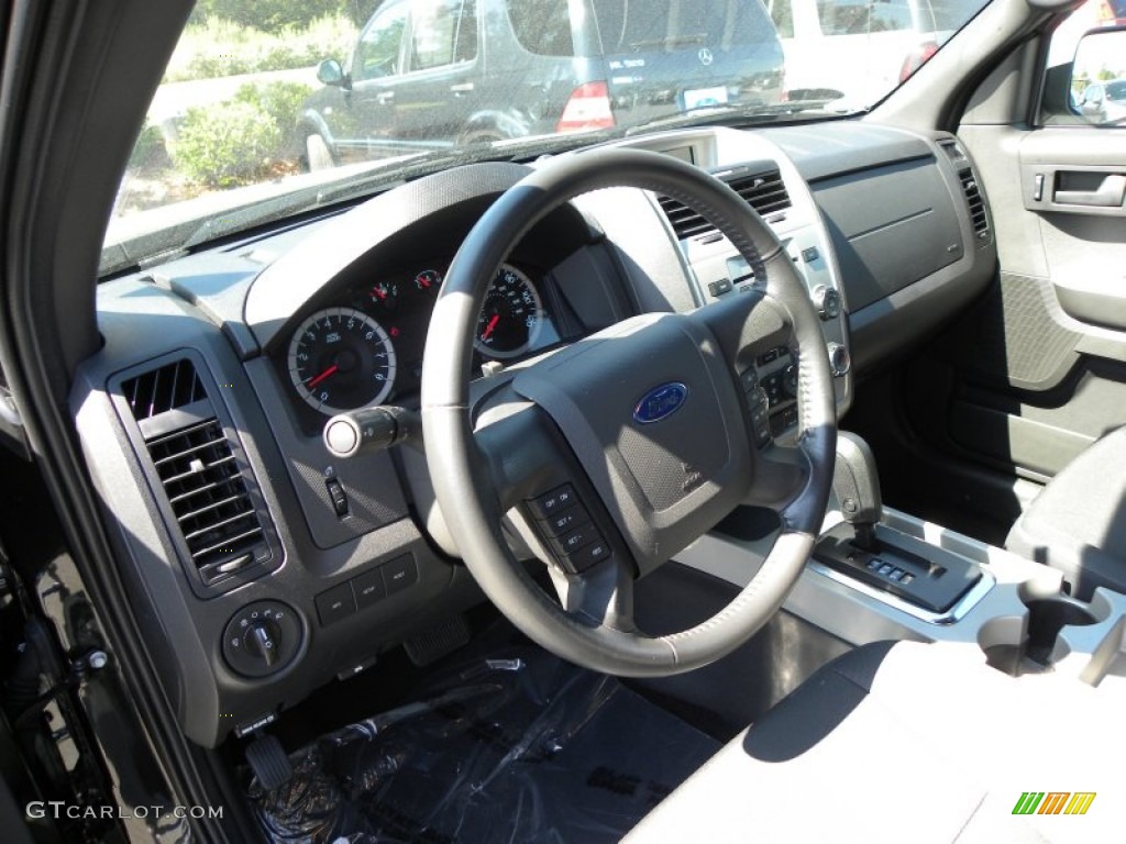 2011 Escape XLT V6 - Tuxedo Black Metallic / Charcoal Black photo #4