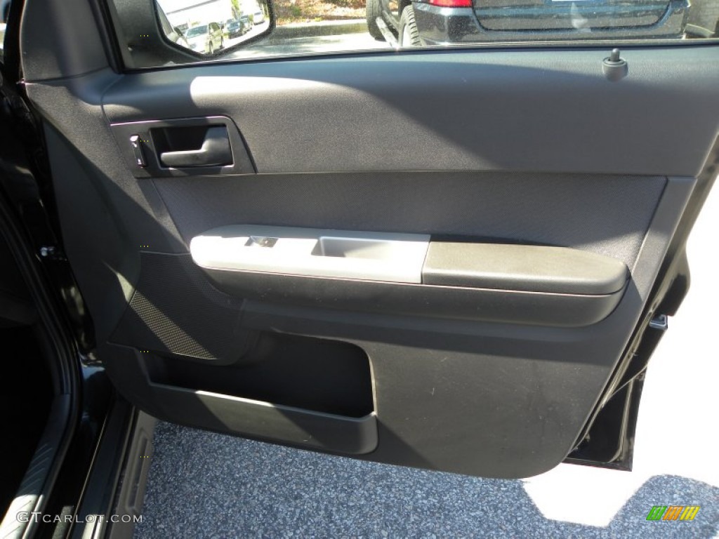2011 Escape XLT V6 - Tuxedo Black Metallic / Charcoal Black photo #10