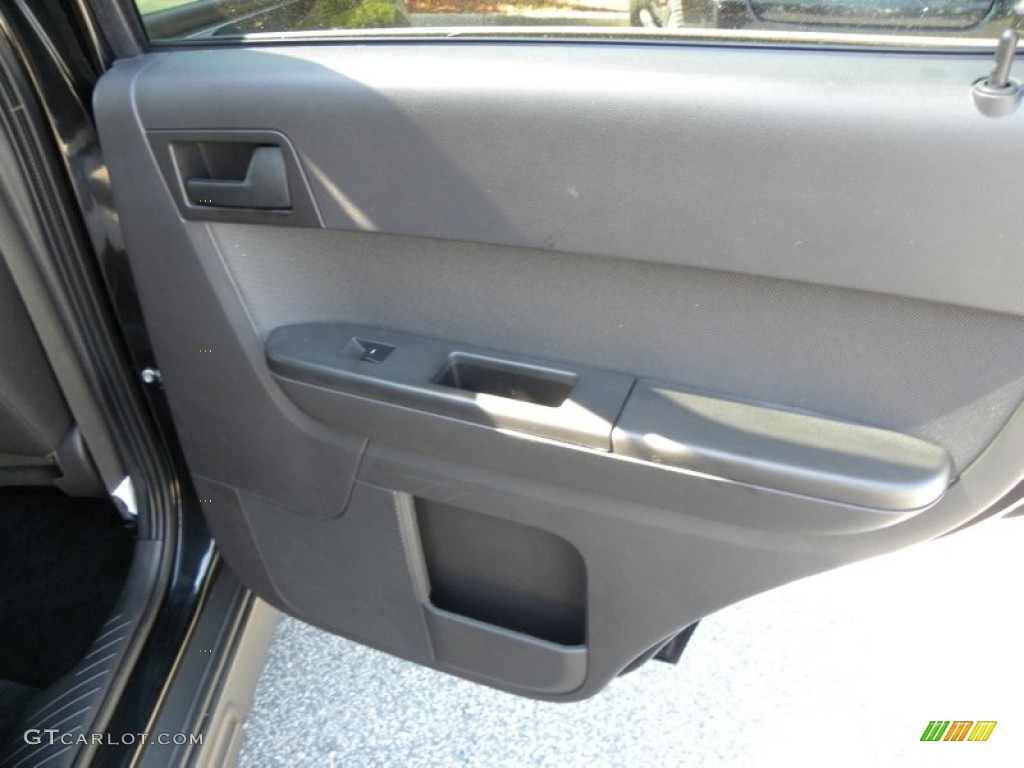 2011 Escape XLT V6 - Tuxedo Black Metallic / Charcoal Black photo #12