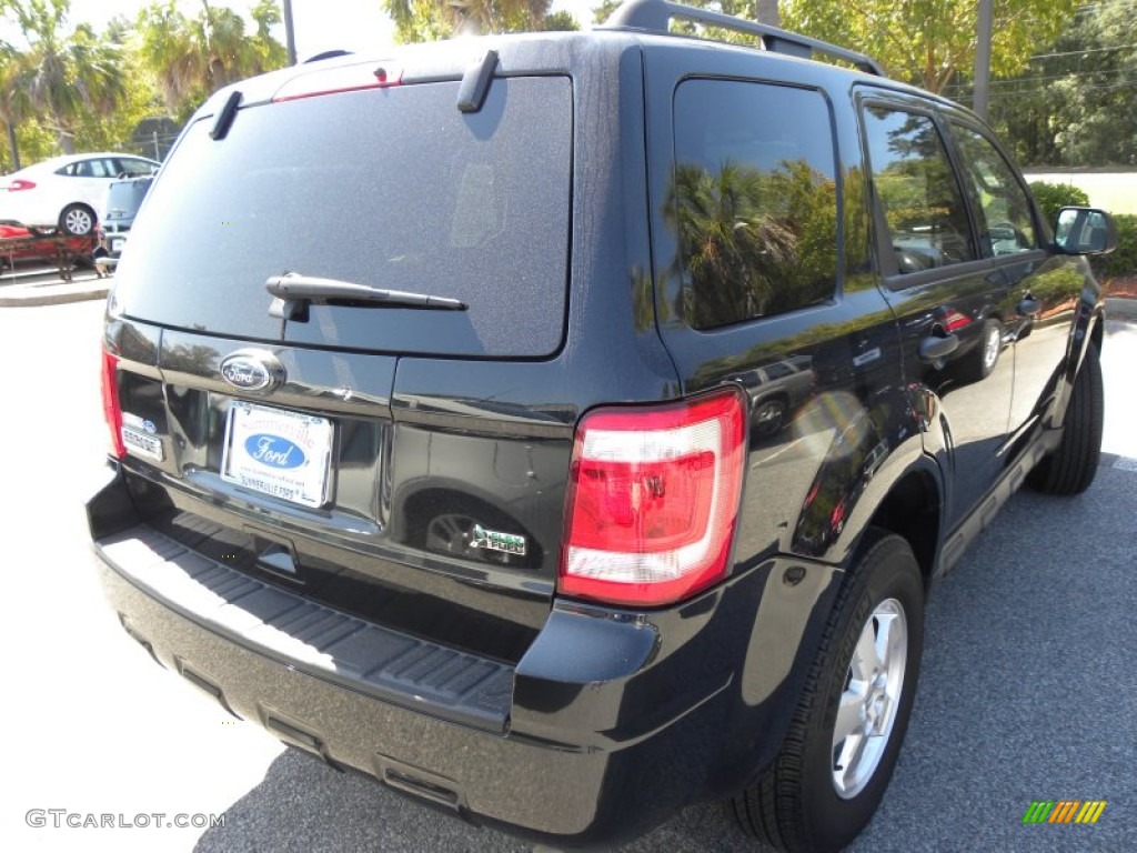 2011 Escape XLT V6 - Tuxedo Black Metallic / Charcoal Black photo #14